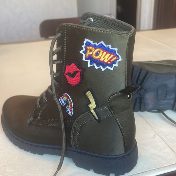 Ect-love green combat boots# with patches - Picture 2 of 9